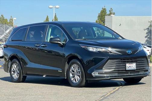 2021 Toyota Sienna XLE