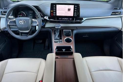 2021 Toyota Sienna XLE