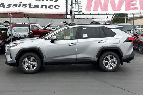 2025 Toyota RAV4 Hybrid XLE