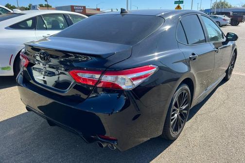 Midnight Black Metallic 2020 Toyota Camry SE
