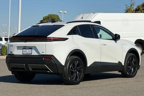 Wind Chill Pearl 2026 Toyota C-HR SE