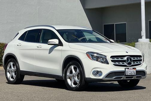 Cirrus White 2018 Mercedes-Benz GLA 250 4MATIC
