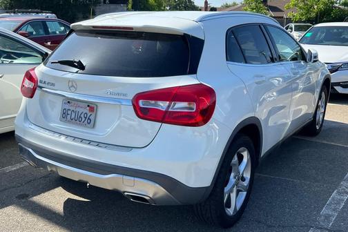 Cirrus White 2018 Mercedes-Benz GLA 250 4MATIC