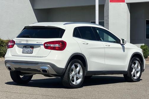 Cirrus White 2018 Mercedes-Benz GLA 250 4MATIC