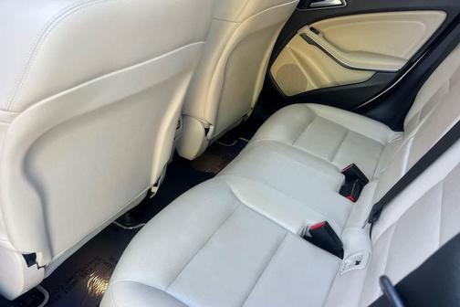 Cirrus White 2018 Mercedes-Benz GLA 250 4MATIC