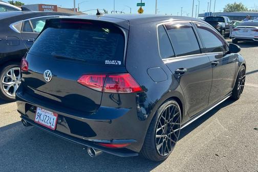 Deep Black Pearl 2017 Volkswagen Golf GTI 2.0T Autobahn 4-Door