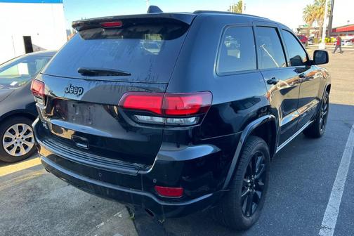 2018 Jeep Grand Cherokee Altitude