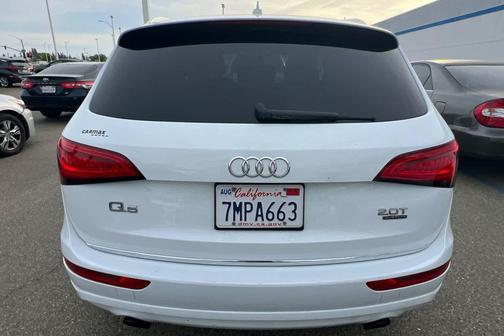 White 2016 Audi Q5 2.0T Premium