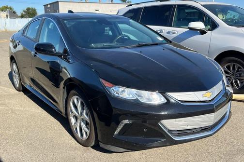 Mosaic Black Metallic 2017 Chevrolet Volt Premier