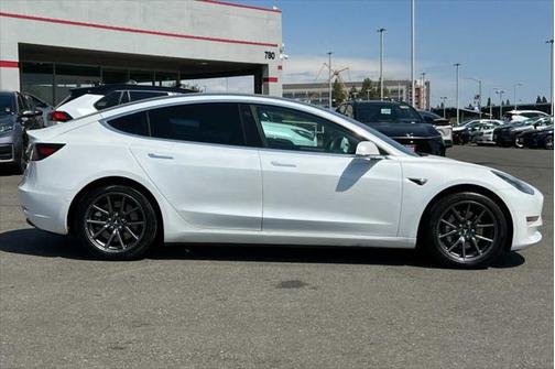 2020 Tesla Model 3 Standard Range