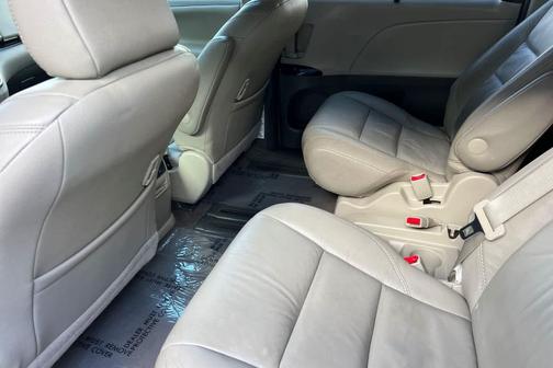 2017 Toyota Sienna XLE Premium