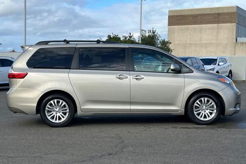 2017 Toyota Sienna XLE Premium