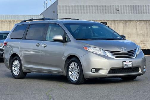 2017 Toyota Sienna XLE Premium