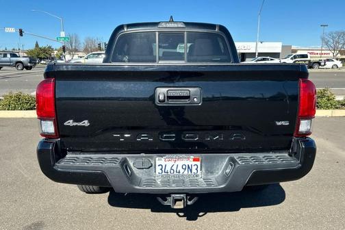 2022 Toyota Tacoma SR