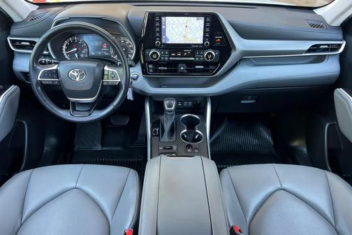 Wind Chill Pearl 2022 Toyota Highlander XLE
