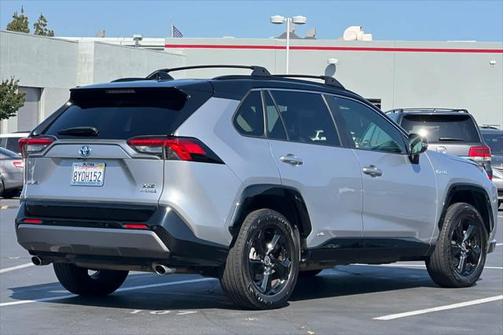 2021 Toyota RAV4 Hybrid SE