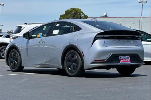2025 Toyota Prius L