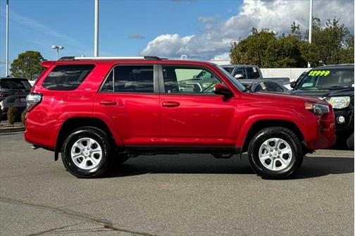 2024 Toyota 4Runner SR5