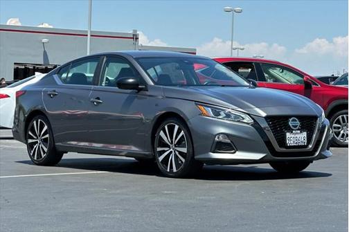 2021 Nissan Altima SR FWD