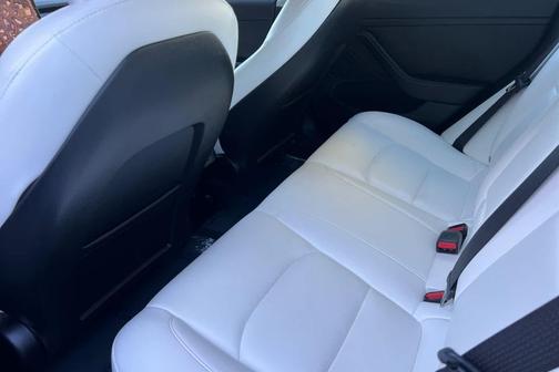 2022 Tesla Model 3 Standard Range