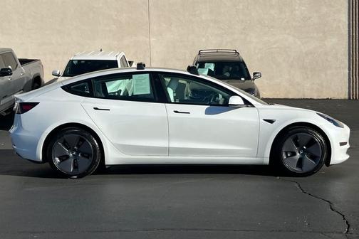 2022 Tesla Model 3 Standard Range