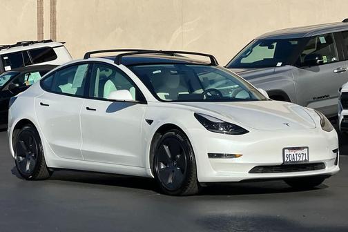 2022 Tesla Model 3 Standard Range