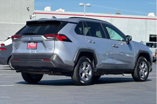 2022 Toyota RAV4 Hybrid XLE