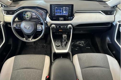 2022 Toyota RAV4 Hybrid XLE