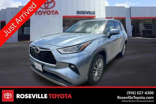 Moon Dust 2021 Toyota Highlander Platinum