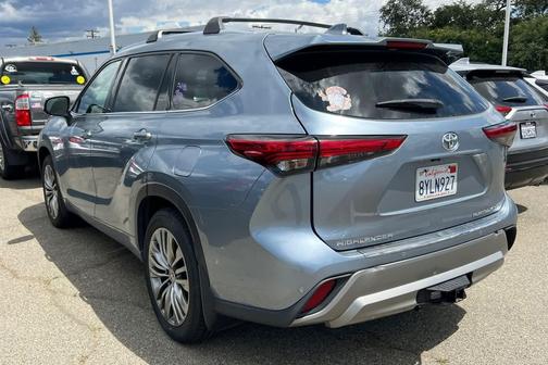 Moon Dust 2021 Toyota Highlander Platinum