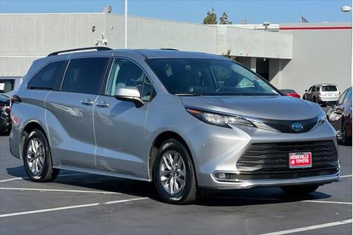 2023 Toyota Sienna XLE