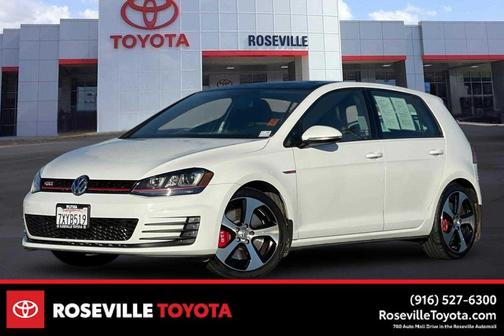 2017 Volkswagen Golf GTI 2.0T SE 4-Door