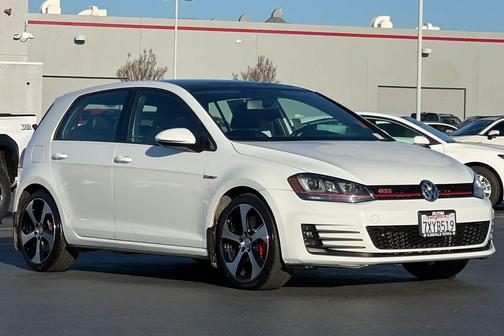 2017 Volkswagen Golf GTI 2.0T SE 4-Door