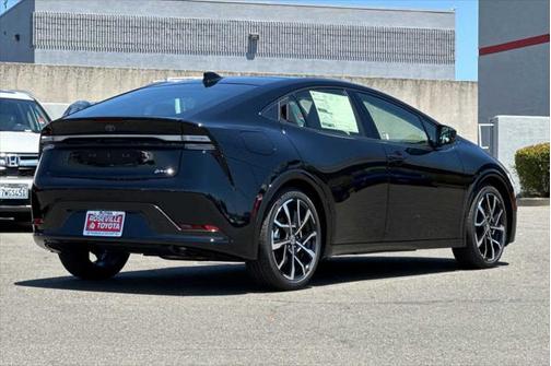 2025 Toyota Prius L