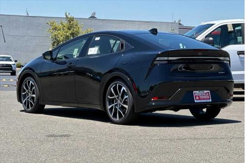2025 Toyota Prius L