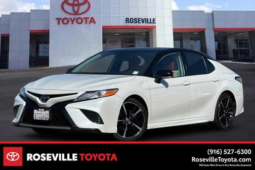 Wind Chill Pearl/Midnight Black Metallic 2020 Toyota Camry XSE