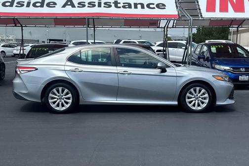 Celestial Silver Metallic 2019 Toyota Camry LE