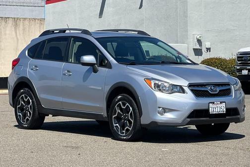 Ice Silver Metallic 2014 Subaru XV Crosstrek 2.0i Limited