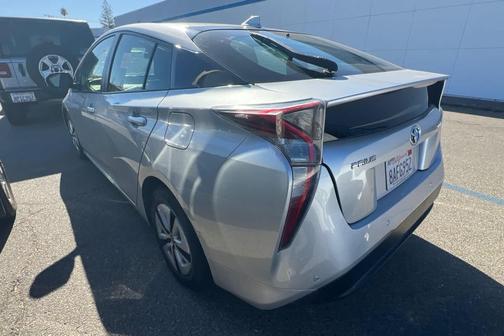 Classic Silver Metallic 2017 Toyota Prius Two