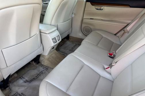 2013 Lexus ES 300h Base