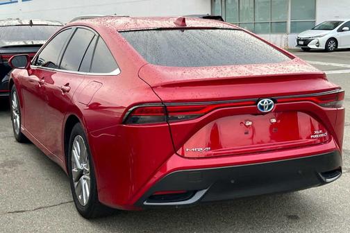 2021 Toyota Mirai Base
