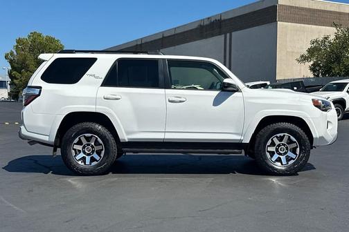 2024 Toyota 4Runner TRD Off Road