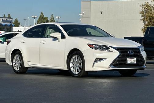 2017 Lexus ES 300h Base
