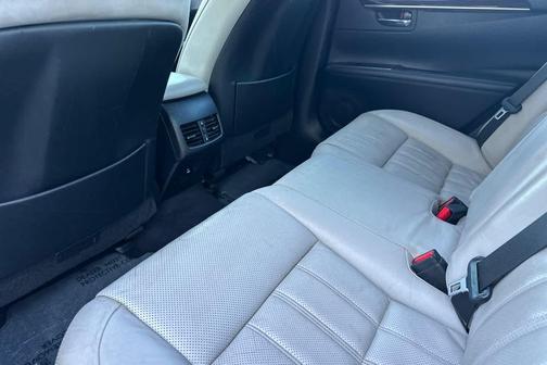 2017 Lexus ES 300h Base