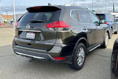 2017 Nissan Rogue SV