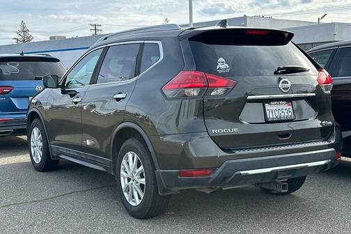 2017 Nissan Rogue SV