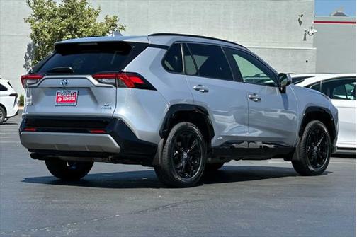 2022 Toyota RAV4 Hybrid SE