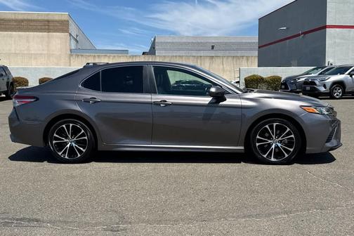 Predawn Gray Mica 2019 Toyota Camry SE