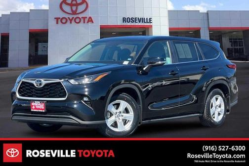 Midnight Black Metallic 2023 Toyota Highlander LE