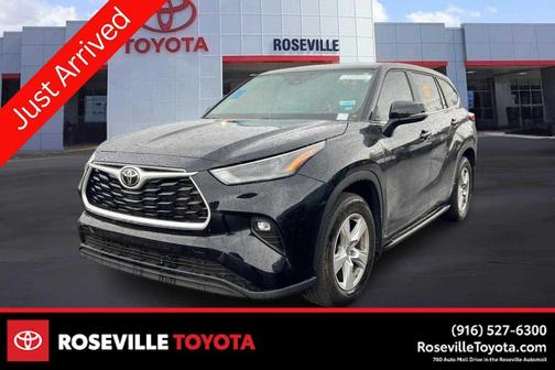 Midnight Black Metallic 2023 Toyota Highlander LE